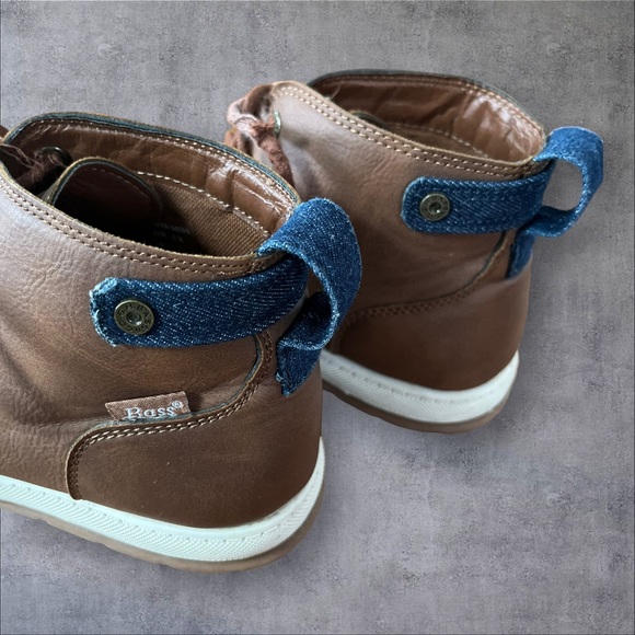 G.H. Bass Brown Chukka Boots Atwater Mid Top Lace-Up - Picture 10 of 14